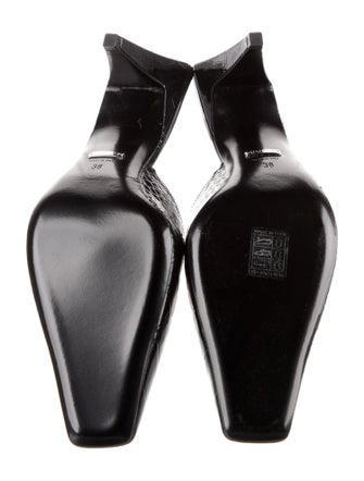 Gucci Interlocking G Logo Embossed Leather Mules