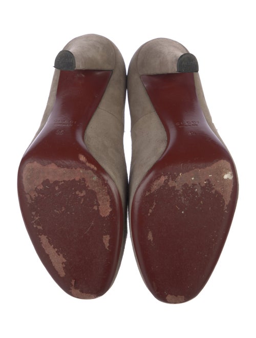 Gucci Suede Tassel Accents Pumps