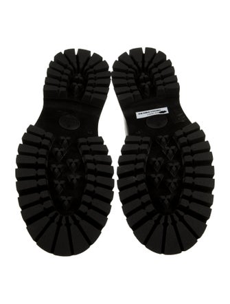 Gucci Leather Chain-Link Accents Loafers