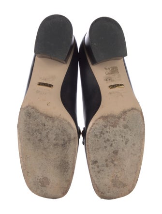 Gucci Chain-Link Accent Leather Pumps