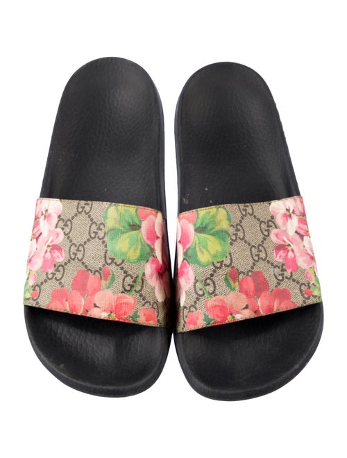 Gucci GG Supreme Slides