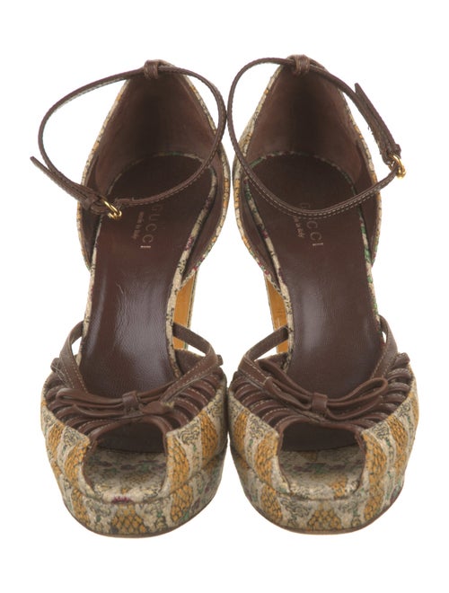 Gucci Canvas Printed D'Orsay Pumps