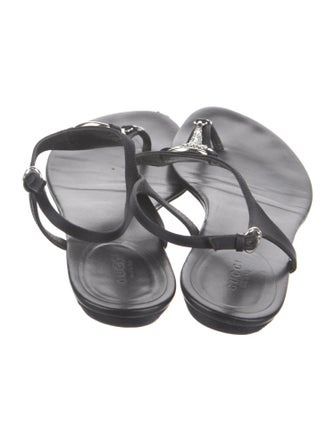 Gucci Hasler Horsebit Accent Leather T-Strap Sandals