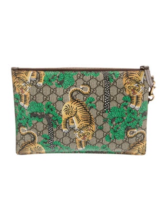 Gucci GG Supreme Clutch Medium