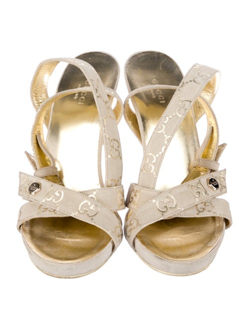 Gucci GG Logo Suede D'Orsay Pumps