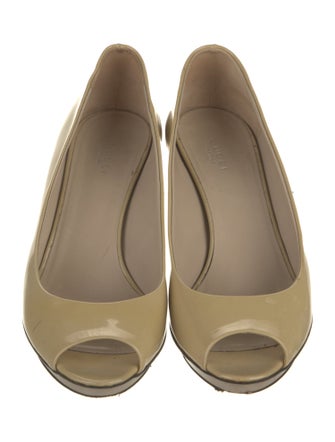 Gucci Bamboo Accent Patent Leather Pumps