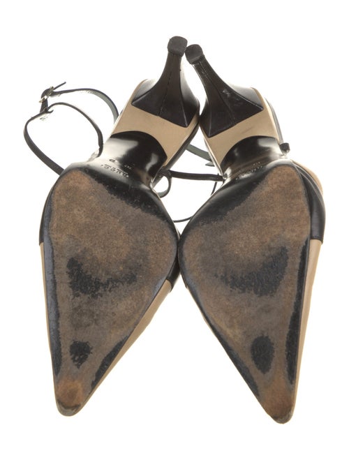 Gucci Leather T-Strap Sandals