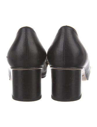 Gucci Chain-Link Accent Leather Pumps