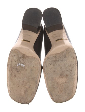 Gucci Chain-Link Accent Leather Pumps