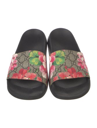 Gucci GG Supreme Slides