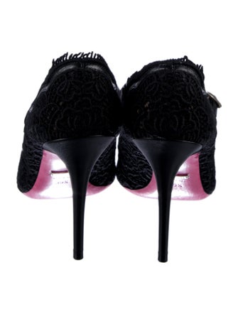 Gucci Lace Lace Pattern T-Strap Pumps