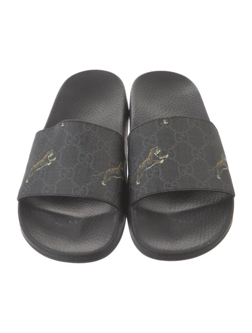 Gucci GG Supreme Slides