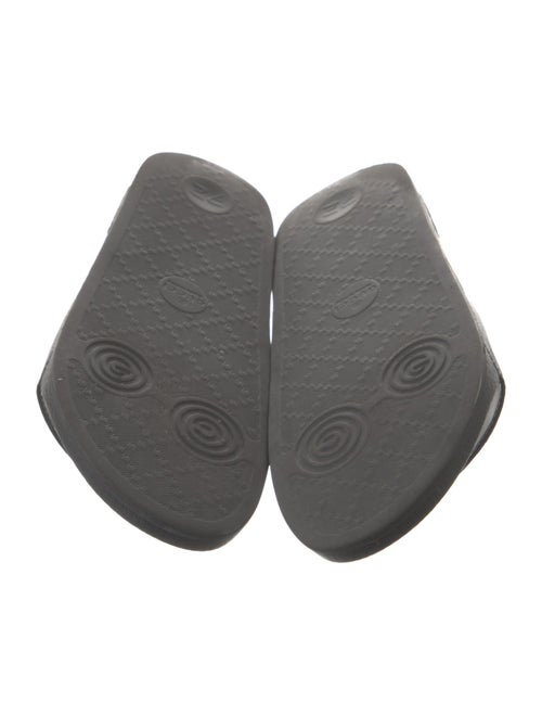 Gucci GG Supreme Slides