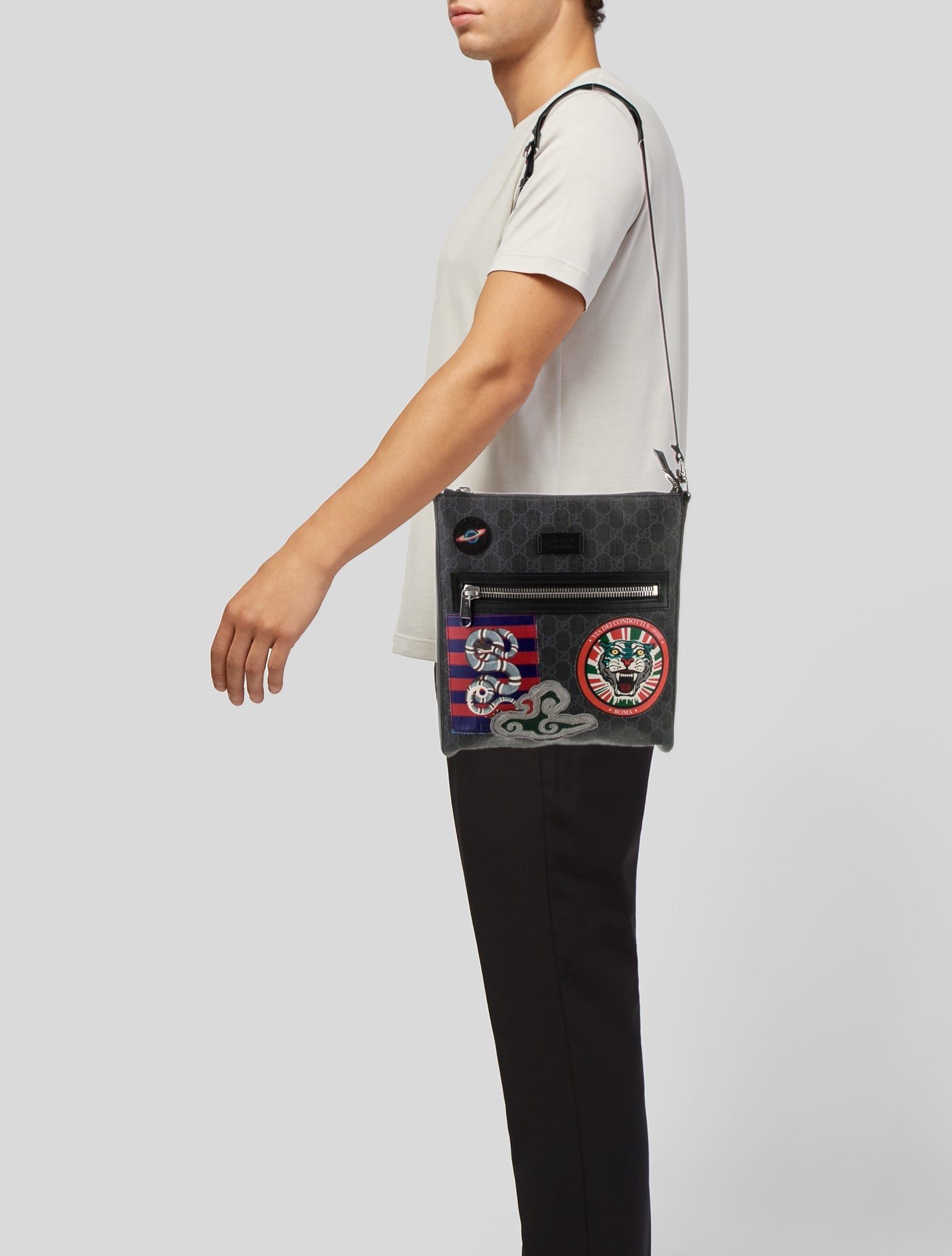 Gucci GG Supreme Night Courier