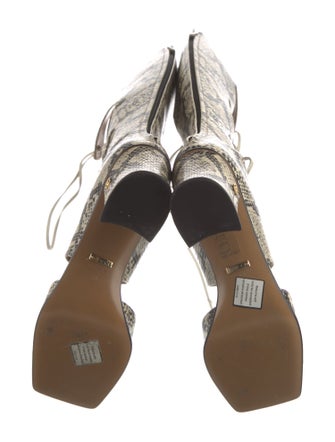 Gucci Interlocking G Logo Leather Lace-Up Boots