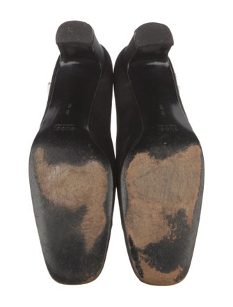 Gucci Suede Pumps