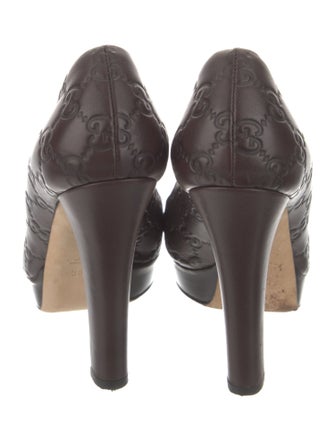 Gucci GG Signature Leather Pumps