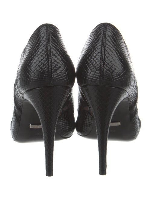 Gucci Leather Lace Pattern Pumps