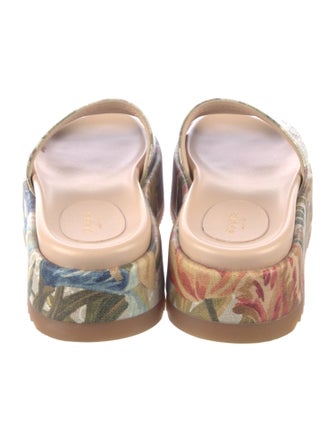 Gucci Flora Print Slides