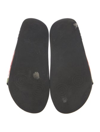 Gucci GG Supreme Slides