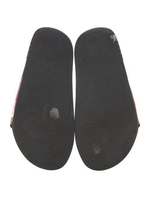 Gucci GG Supreme Slides