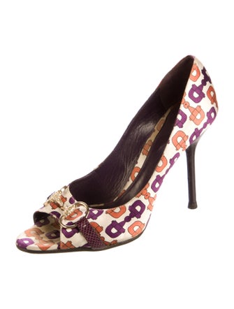 Gucci Horsebit Accent Satin Pumps