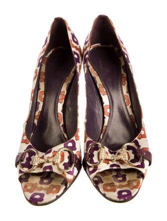 Gucci Horsebit Accent Satin Pumps