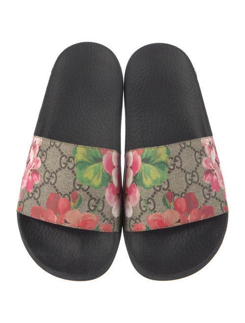 Gucci GG Supreme Slides