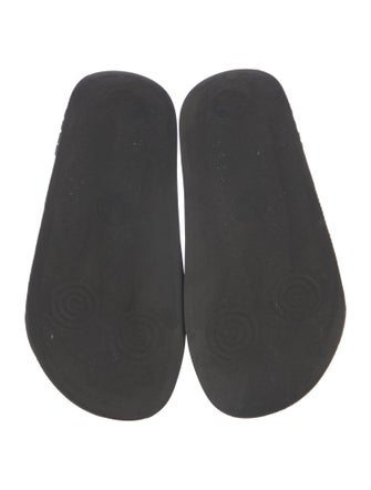 Gucci GG Supreme Slides