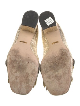 Gucci Double G Logo Leather Pumps