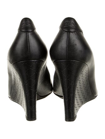Gucci Microguccissima Pattern Leather Pumps