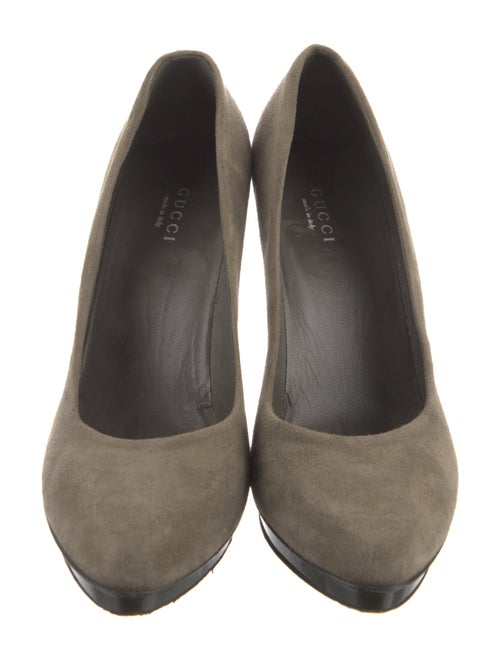 Gucci Suede Pumps
