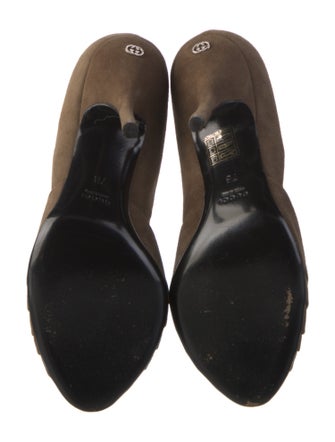 Gucci Interlocking G Logo Suede D'Orsay Pumps