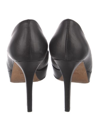 Gucci Leather Pumps