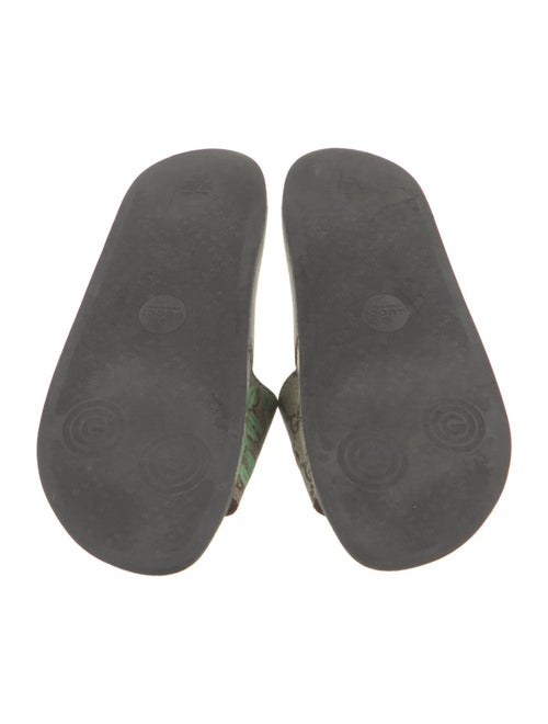 Gucci GG Supreme Slides