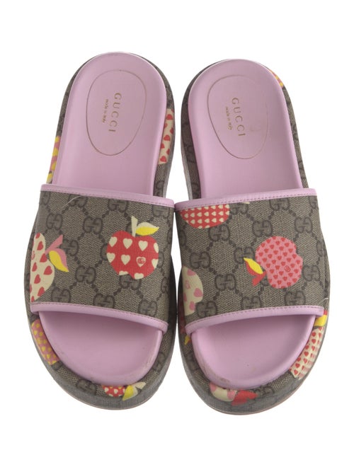 Gucci GG Supreme Slides