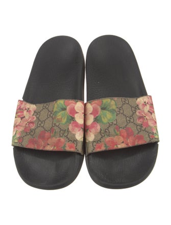 Gucci GG Supreme Slides