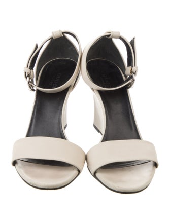 Gucci Horsebit Accent Patent Leather Sandals