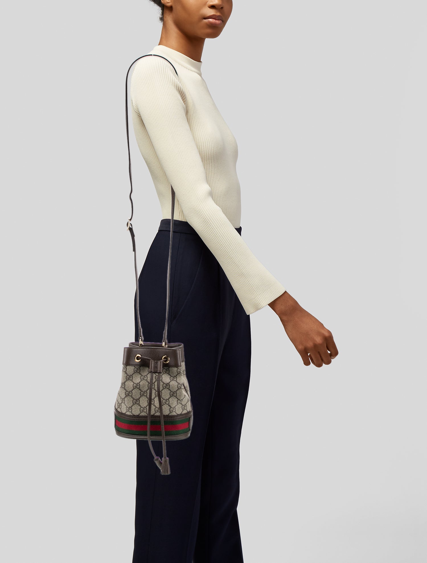 ショルダーバッグ・ポシェット SAINT LAURENT BLACK RAFFIA LE 37 BUCKET BAG SAINT LAURENT Le 37 Bucket Bag in Raffia | Bloomingdale's