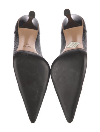 Gucci Embossed Leather Pumps