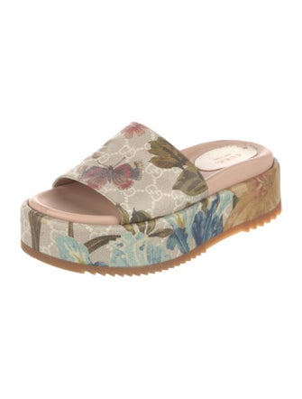 Gucci GG Supreme Slides