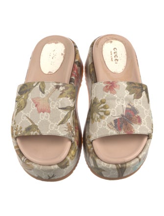 Gucci GG Supreme Slides
