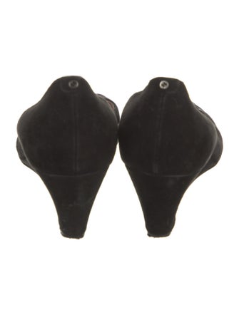 Gucci Interlocking G Logo Suede Pumps
