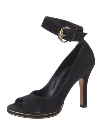 Gucci Suede Pumps