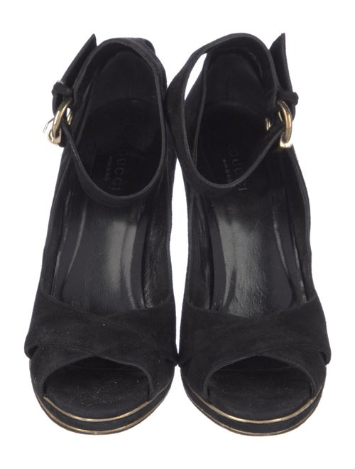 Gucci Suede Pumps