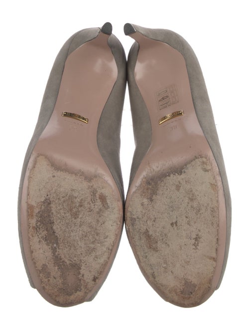 Gucci Suede Pumps