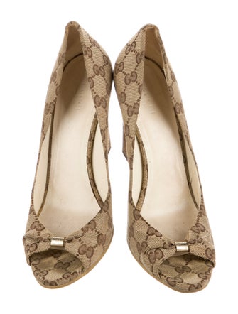 Gucci GG Canvas Canvas Pumps