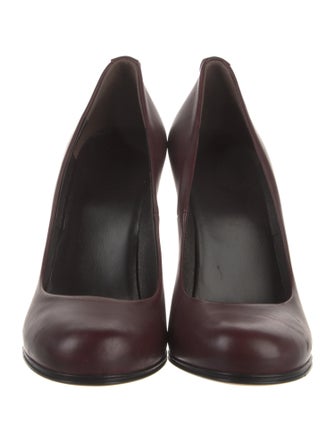 Gucci Interlocking G Logo Leather Pumps