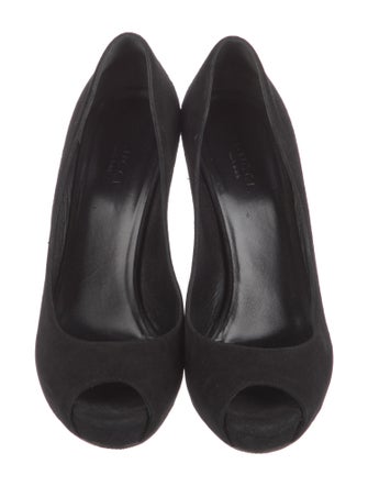 Gucci Bamboo Accent Suede Pumps