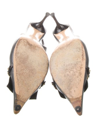 Gucci Chain-Link Accent Leather Slingback Pumps